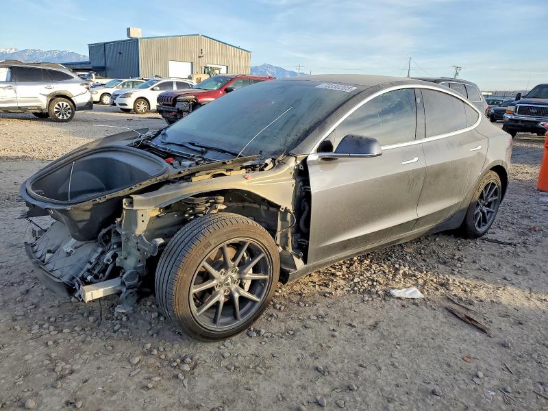 73330205 :رقم المزاد ، 5YJ3E1EB9KF451947 vin ، 2019 Tesla Model 3 مزاد بيع
