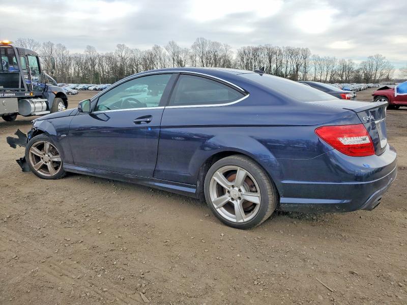 Aukcja sprzedaży 2012 Mercedes-benz C, vin: WDDGJ4HB4CF925137, numer aukcji: 72932935