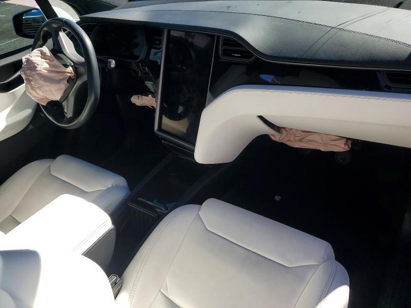 72753575 :رقم المزاد ، 5YJXCBE23JF121846 vin ، 2018 Tesla Model X مزاد بيع