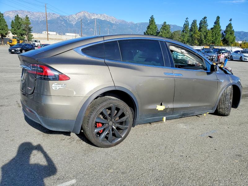 2016 Tesla Model X მანქანა იყიდება აუქციონზე, vin: 5YJXCBE48GF016326, აუქციონის ნომერი: 72368905