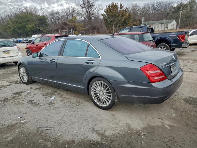 2010 Mercedes-benz S 550 4mat მანქანა იყიდება აუქციონზე, vin: WDDNG8GB4AA304327, აუქციონის ნომერი: 99142765