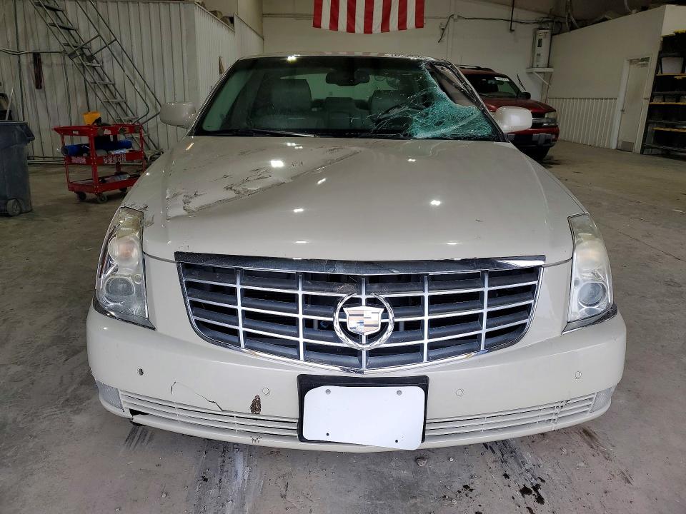 74985945 :رقم المزاد ، 1G6KD5E63BU123099 vin ، 2011 Cadillac Dts Luxury Collection مزاد بيع