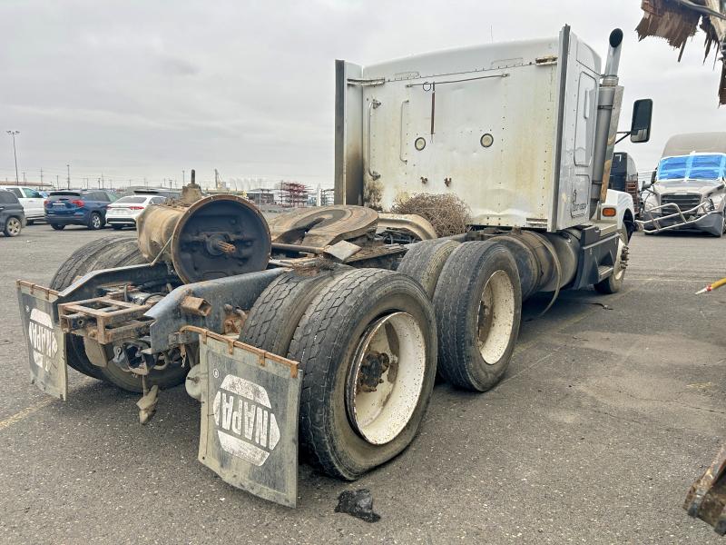 Продажа на аукционе авто 2000 Kenworth T600, vin: 3WKAD69X0YF831010, номер лота: 73321095