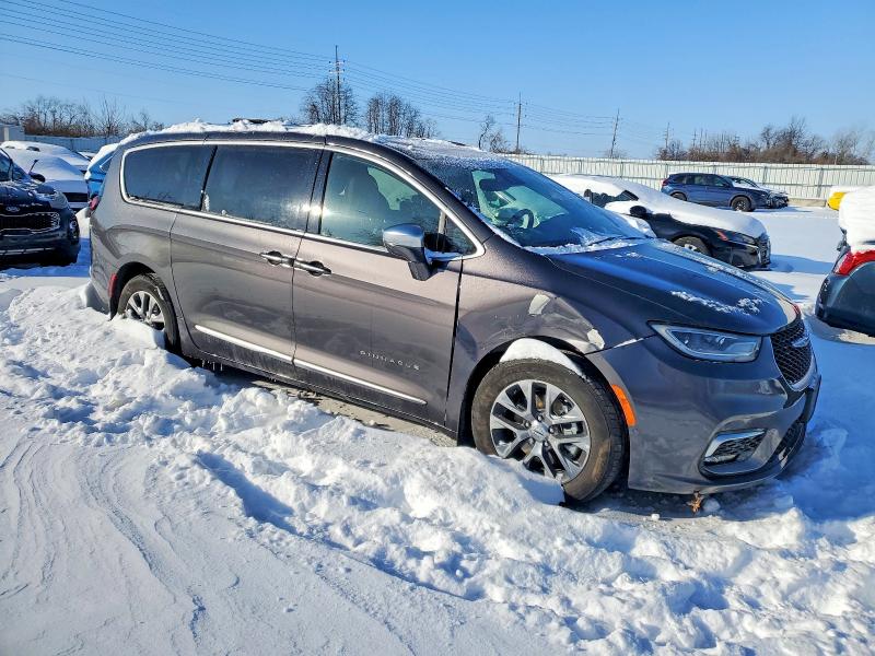 Auction sale of the 2021 Chrysler Pacifica H, vin: 2C4RC1N72MR562469, lot number: 73337035