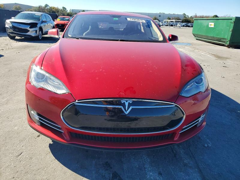 Продажа на аукционе авто 2013 Tesla Model S, vin: 5YJSA1CG8DFP27334, номер лота: 74963015