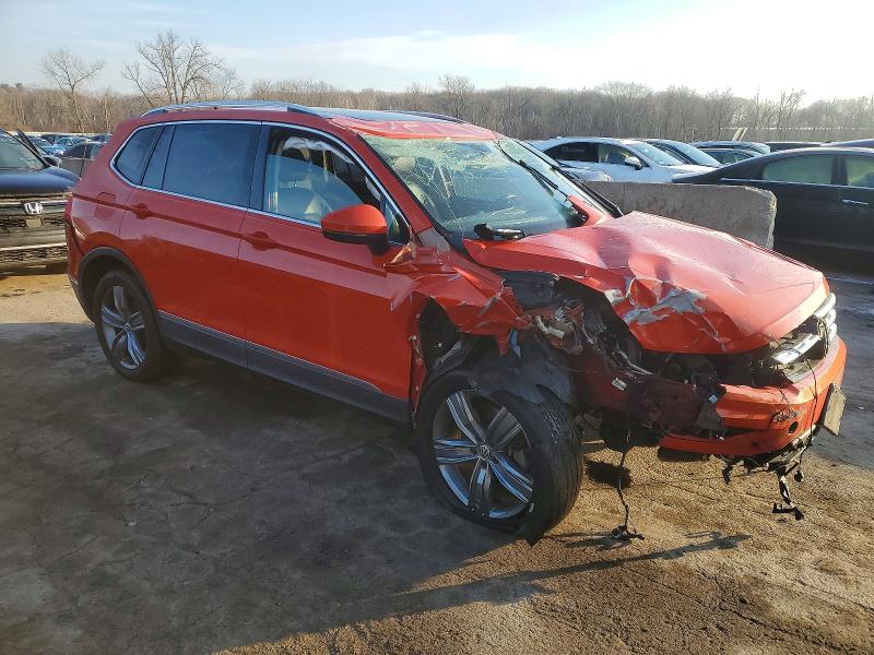 Продажа на аукционе авто 2018 Volkswagen Tiguan, vin: 3VV4B7AX4JM218880, номер лота: 72183165