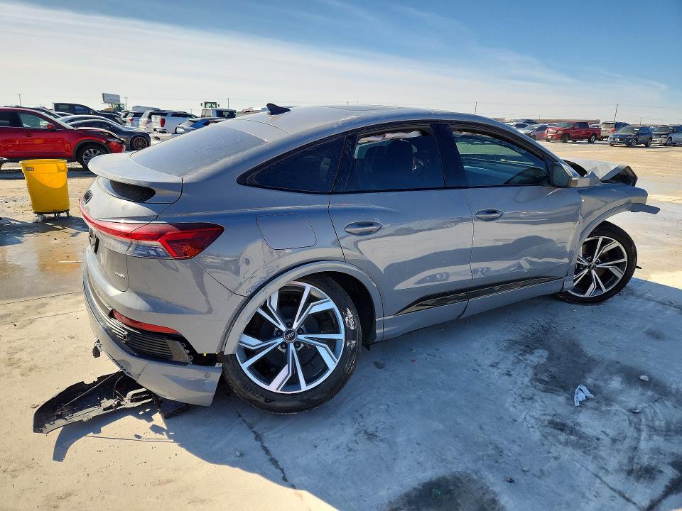 75157835 :رقم المزاد ، WA13UBFZ8RP060030 vin ، 2024 Audi Q4 E-tron مزاد بيع