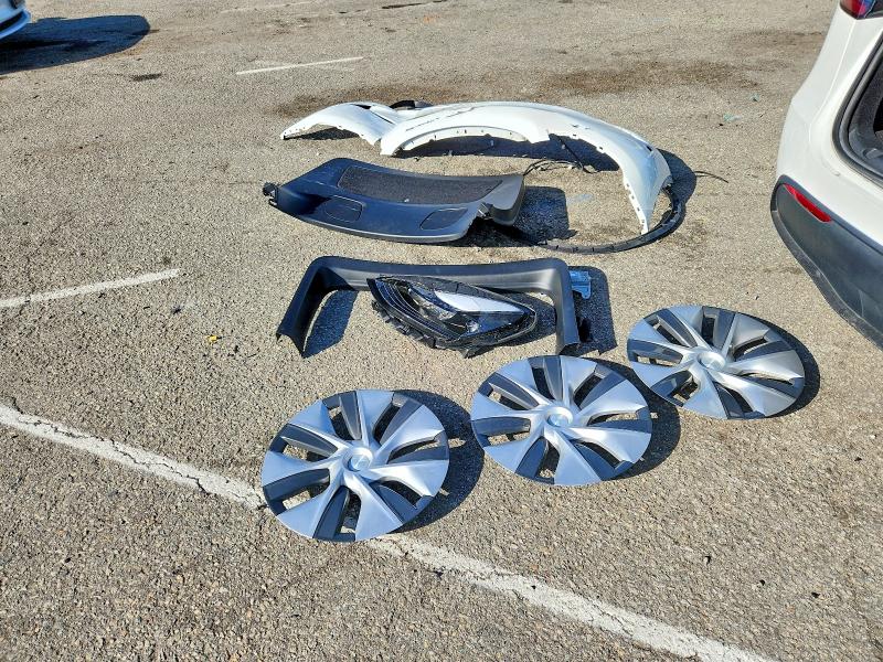 Продажа на аукционе авто 2023 Tesla Model Y, vin: 7SAYGDEDXPF977551, номер лота: 72856945