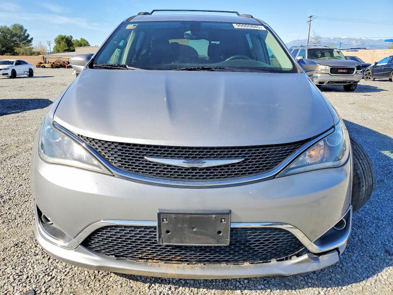 99900885 :رقم المزاد ، 2C4RC1BG6HR656512 vin ، 2017 Chrysler Pacifica مزاد بيع