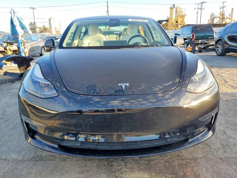 99804745 :رقم المزاد ، 5YJ3E1EB5NF194242 vin ، 2022 Tesla Model 3 مزاد بيع