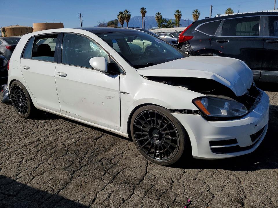 74912905 :رقم المزاد ، 3VW217AU7FM052356 vin ، 2015 Volkswagen Golf مزاد بيع