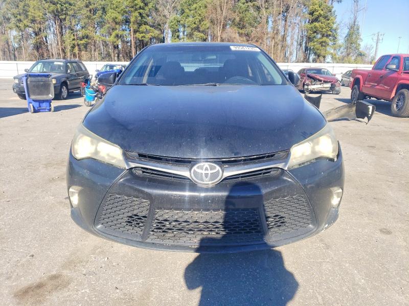 99581235 :رقم المزاد ، 4T1BF1FK4GU241418 vin ، 2016 Toyota Camry مزاد بيع