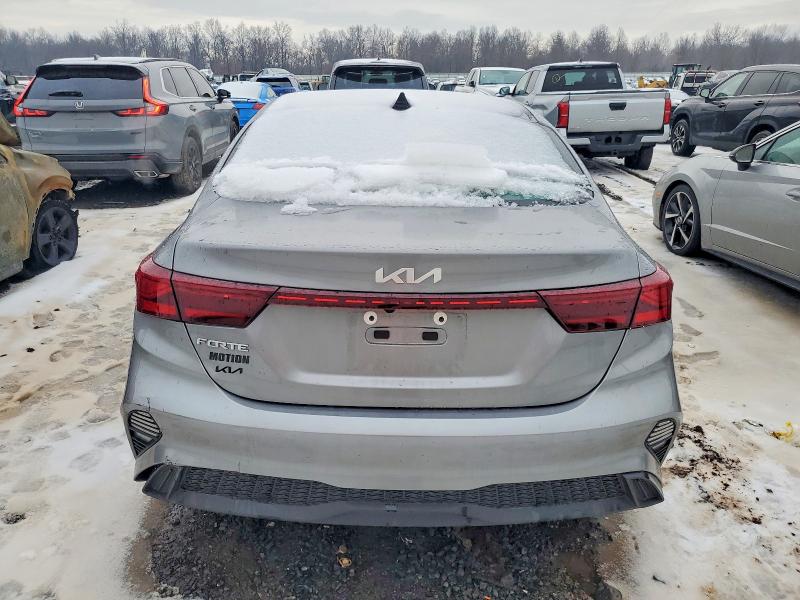 2024 Kia Forte მანქანა იყიდება აუქციონზე, vin: 3KPF24AD7RE755504, აუქციონის ნომერი: 98760895