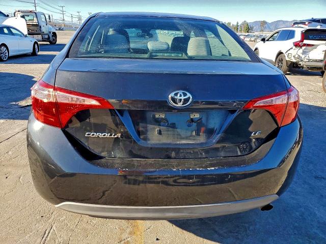 99319015 :رقم المزاد ، 5YFBURHE5JP841966 vin ، 2018 Toyota Corolla L مزاد بيع