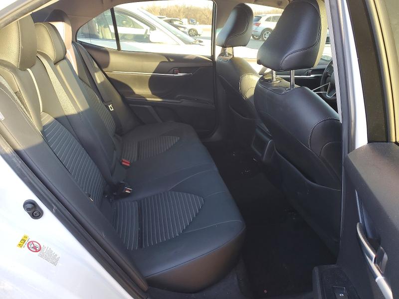 72888975 :رقم المزاد ، JTNB11HKXJ3025047 vin ، 2018 Toyota Camry مزاد بيع