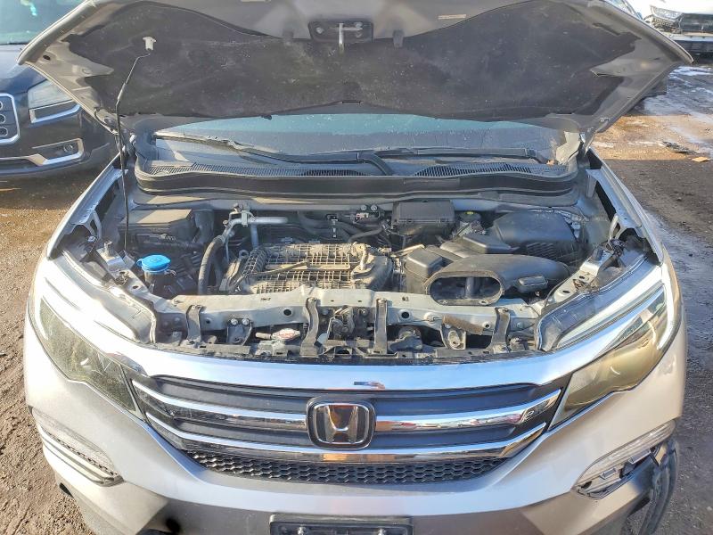98704655 :رقم المزاد ، 5FNYF6H90GB063134 vin ، 2016 Honda Pilot Tour مزاد بيع