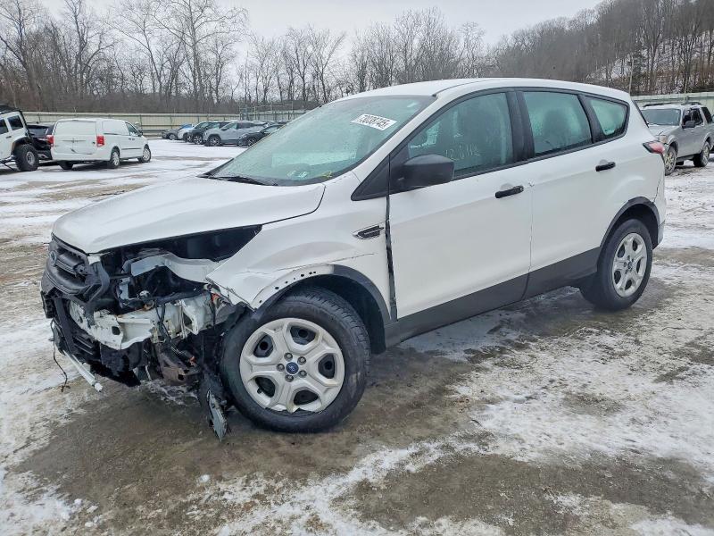 73038745 :رقم المزاد ، 1FMCU0F75HUB00245 vin ، 2017 Ford Escape مزاد بيع
