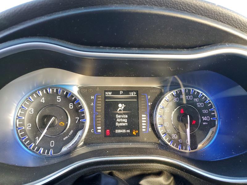 98706655 :رقم المزاد ، 1C3CCCAB1FN623987 vin ، 2015 Chrysler 200 مزاد بيع