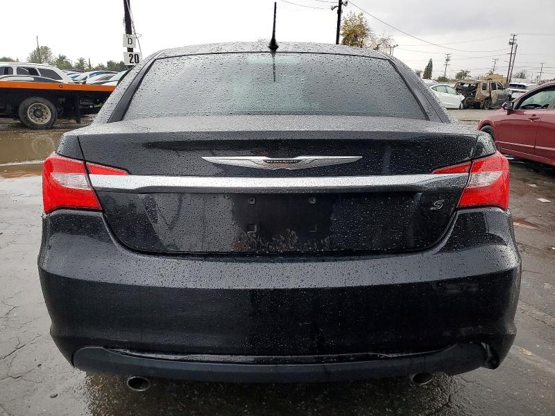 98061095 :رقم المزاد ، 1C3CCBBG1EN132032 vin ، 2014 Chrysler 200 مزاد بيع
