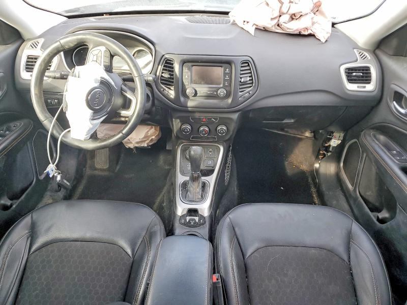 72242275 :رقم المزاد ، 3C4NJDBBXJT325218 vin ، 2018 Jeep Compass مزاد بيع