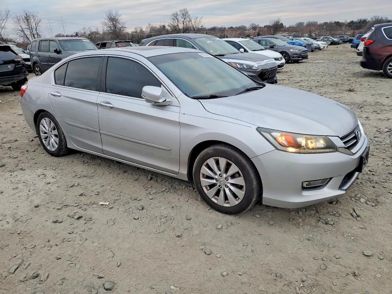 2013 Honda Accord მანქანა იყიდება აუქციონზე, vin: 1HGCR2F78DA102330, აუქციონის ნომერი: 55725996
