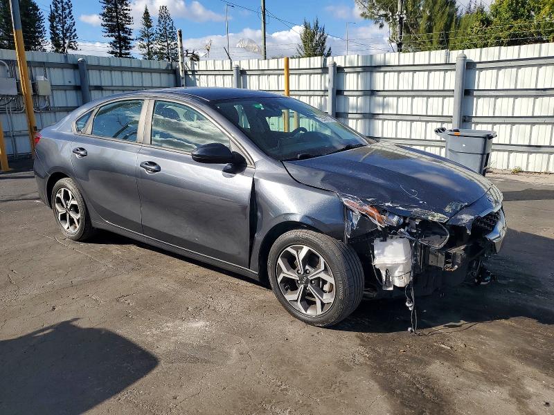 2020 Kia Forte მანქანა იყიდება აუქციონზე, vin: 3KPF24AD1LE169775, აუქციონის ნომერი: 72580635
