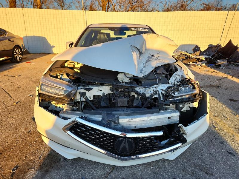 Продажа на аукционе авто 2018 Acura Tlx Tech, vin: 19UUB3F54JA001598, номер лота: 99632195
