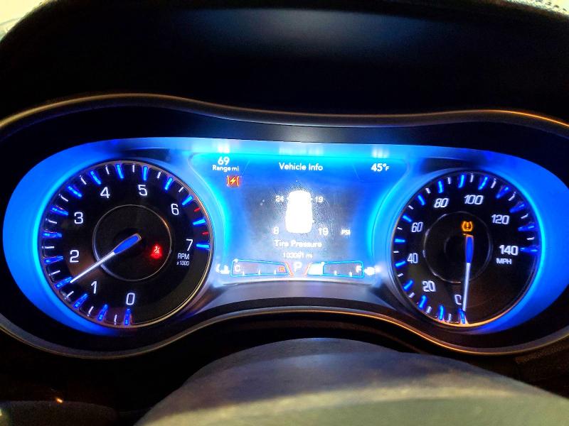 Продажа на аукционе авто 2015 Chrysler 300, vin: 2C3CCARG1FH846253, номер лота: 73646875