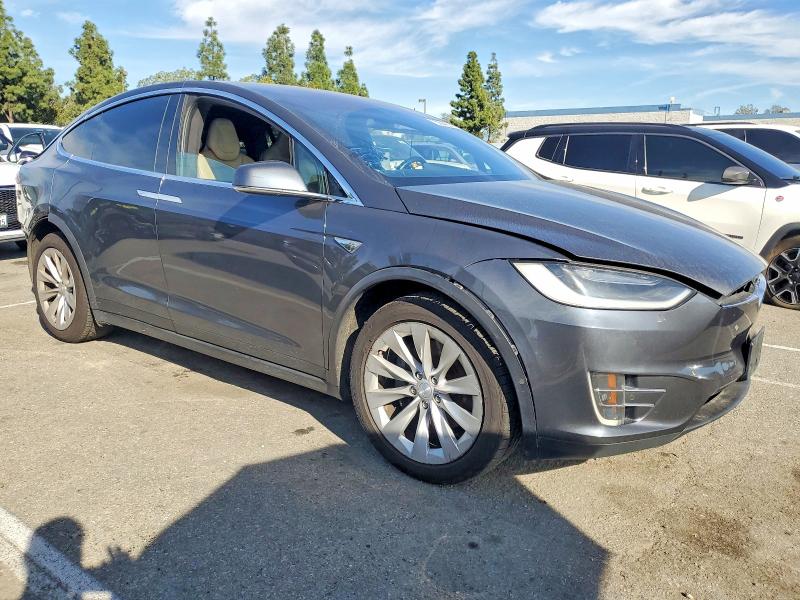 73994255 :رقم المزاد ، 5YJXCBE25GF007467 vin ، 2016 Tesla Model X مزاد بيع