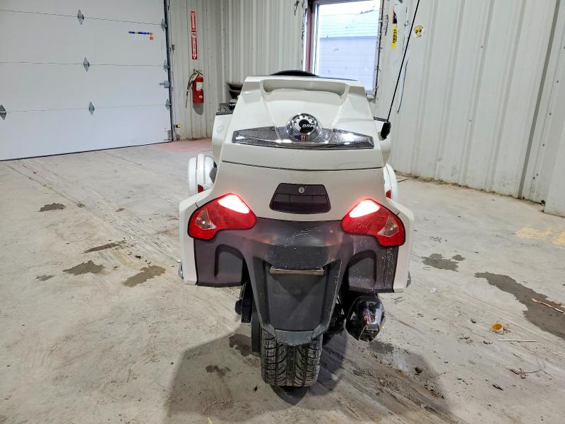 72883435 :رقم المزاد ، 2BXNBDD15EV004222 vin ، 2014 Can-am Spyder Roadster مزاد بيع