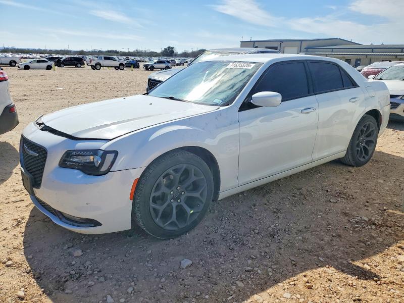 Продажа на аукционе авто 2019 Chrysler 300, vin: 2C3CCABG2KH533636, номер лота: 74635525