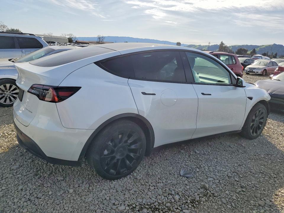 2021 Tesla Model Y მანქანა იყიდება აუქციონზე, vin: 5YJYGAEE8MF155279, აუქციონის ნომერი: 75635025