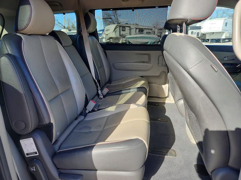 72941225 :رقم المزاد ، KNDMB5C18H6229483 vin ، 2017 Kia Sedona مزاد بيع