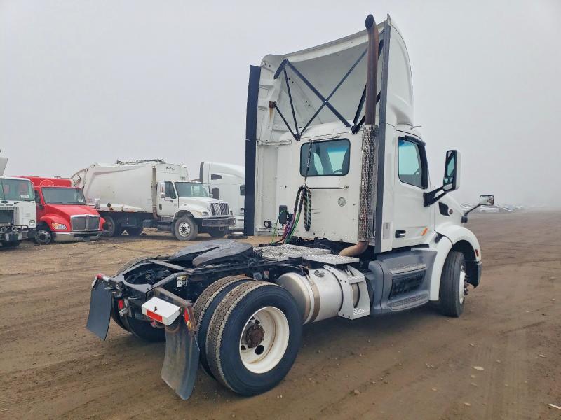 Продажа на аукционе авто 2018 Peterbilt Tractor 579, vin: 1XPBAP8X2JD446515, номер лота: 72813495