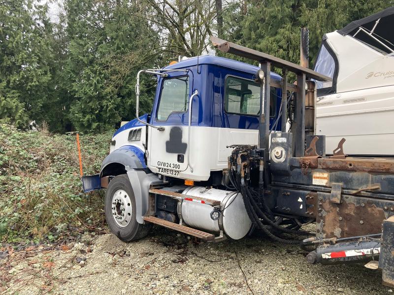Продажа на аукционе авто 2008 Mack 800, vin: 1M2AX13C98M001577, номер лота: 72383365