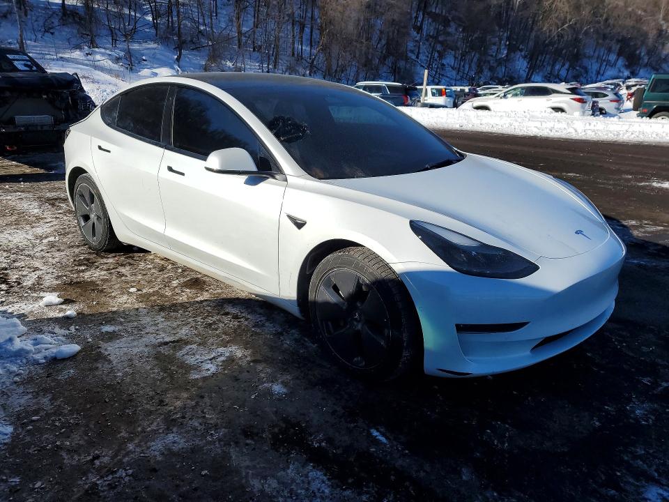 72702645 :رقم المزاد ، 5YJ3E1EB0NF337145 vin ، 2022 Tesla Model 3 مزاد بيع