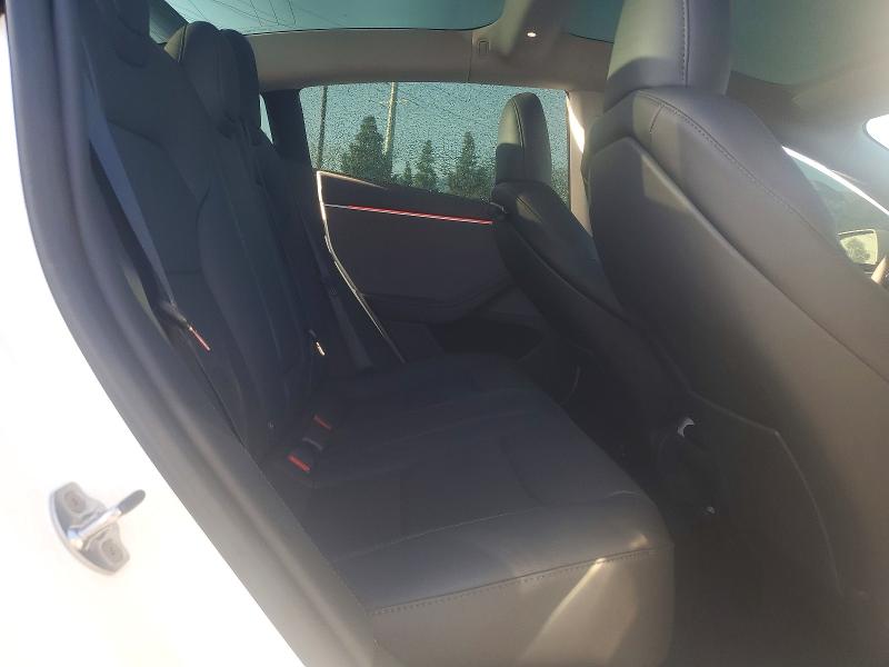 75404725 :رقم المزاد ، 5YJ3E1EAXSF083446 vin ، 2025 Tesla Model 3 مزاد بيع