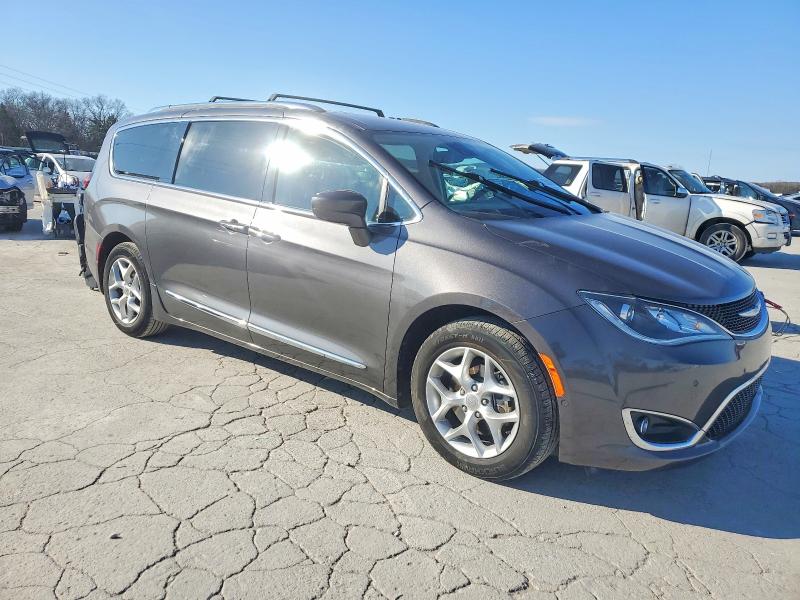 Продажа на аукционе авто 2018 Chrysler Pacifica, vin: 2C4RC1EGXJR350348, номер лота: 73583685