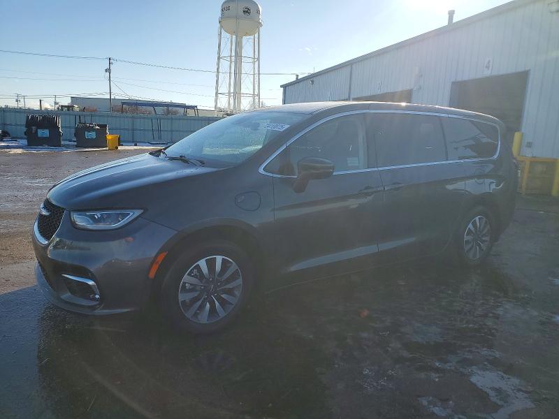 Auction sale of the 2022 Chrysler Pacifica H, vin: 2C4RC1L7XNR122732, lot number: 73410875