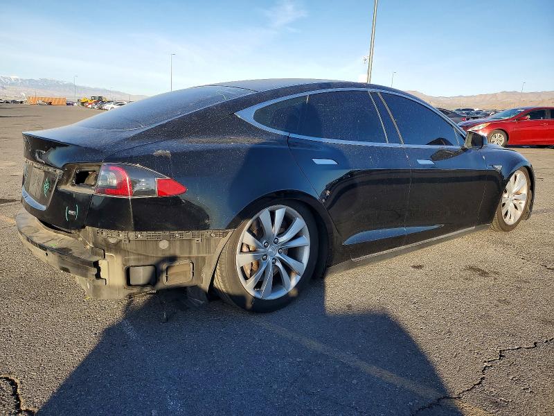 2013 Tesla Model S მანქანა იყიდება აუქციონზე, vin: 5YJSA1CN5DFP22963, აუქციონის ნომერი: 72870455