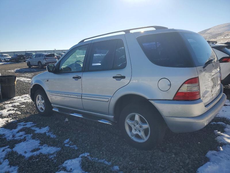 72266105 :رقم المزاد ، 4JGAB54E6YA210542 vin ، 2000 Mercedes-benz Ml مزاد بيع