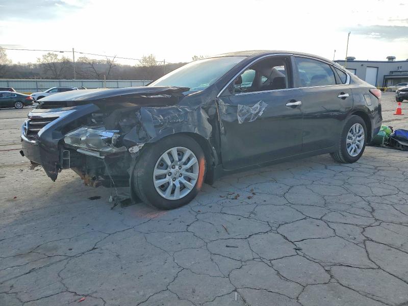 2015 Nissan Altima მანქანა იყიდება აუქციონზე, vin: 1N4AL3AP2FN335657, აუქციონის ნომერი: 66771756
