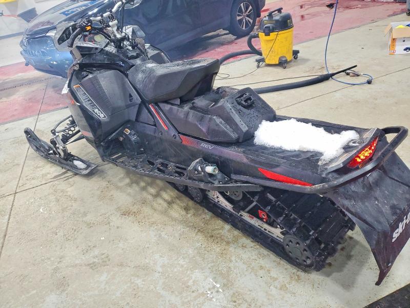 97970415 :رقم المزاد ، 2BPSUUHD1HV000089 vin ، 2017 Ski Doo Rev مزاد بيع
