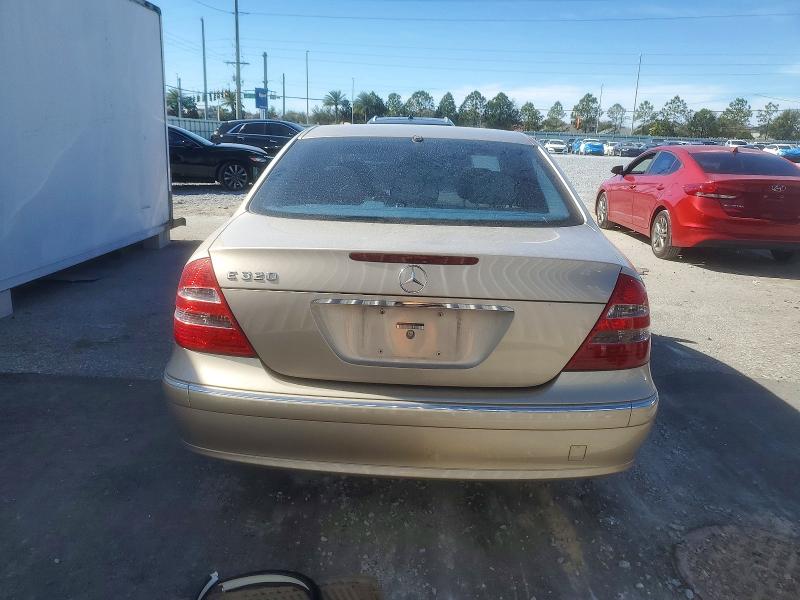 73732825 :رقم المزاد ، WDBUF65J24A468962 vin ، 2004 Mercedes-benz E مزاد بيع