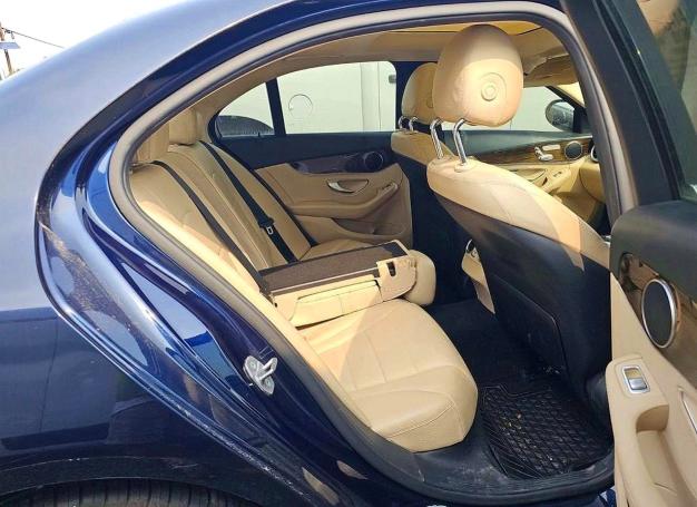 Продажа на аукционе авто 2017 Mercedes-benz C 300 4mat, vin: 55SWF4KBXHU216920, номер лота: 75005135