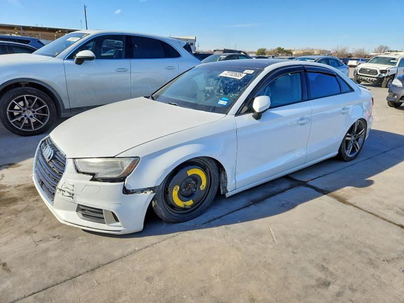 Продаж на аукціоні авто 2018 Audi A3 Premium, vin: WAUAUGFF0J1031237, номер лоту: 72702635