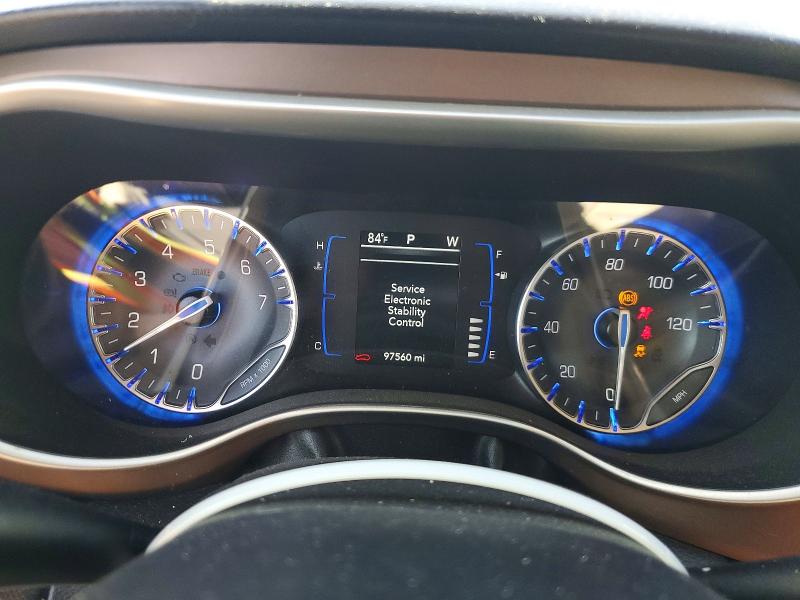 72491655 :رقم المزاد ، 2C4RC1DG7MR570391 vin ، 2021 Chrysler Voyager مزاد بيع