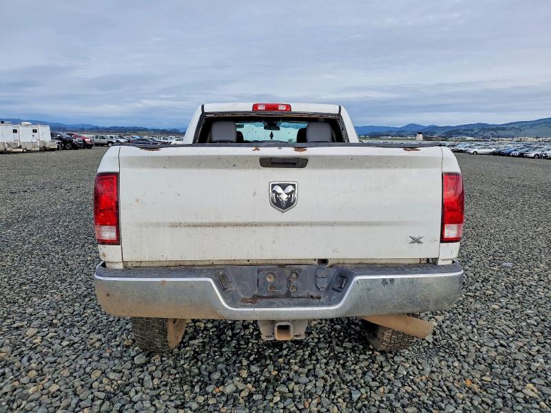 98851865 :رقم المزاد ، 3C6UR5CL8HG667293 vin ، 2017 Ram 2500 مزاد بيع