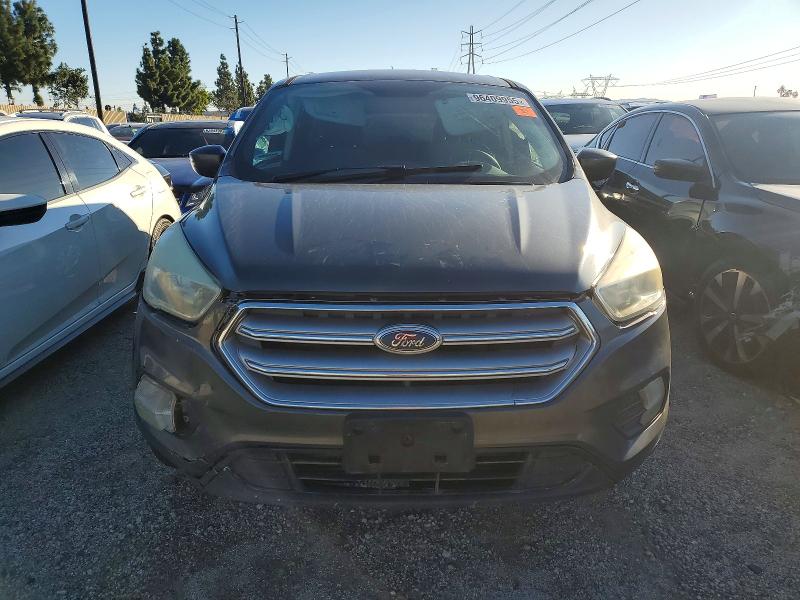 96409955 :رقم المزاد ، 1FMCU0G95HUA82832 vin ، 2017 Ford Escape مزاد بيع