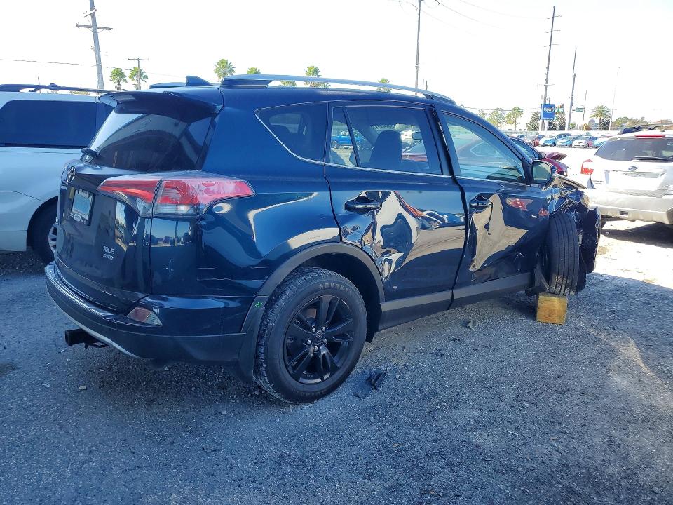 2018 Toyota Rav4 მანქანა იყიდება აუქციონზე, vin: JTMRFREV4JJ727023, აუქციონის ნომერი: 74796945